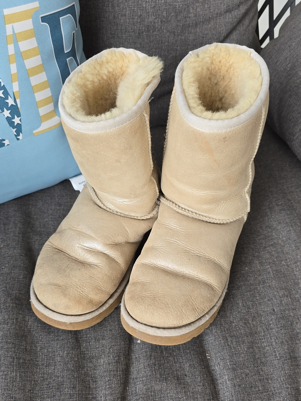 Womens Size 7 Gold Ugg Short Boots. Well Used.